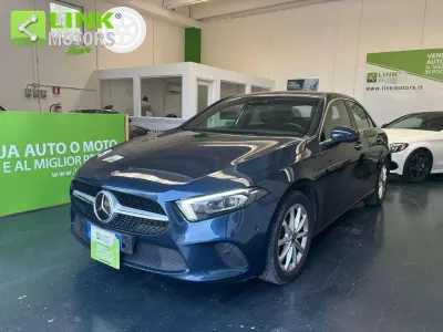 Usata Mercedes A200 Business 150 CV (110 kW) 2020 Blu Berlina