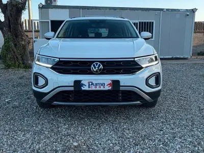 Usata VW T-Roc R-line 150 CV (110 kW) 2023 Bianco SUV