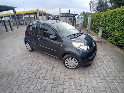 Usata Peugeot 107 54 CV (39 kW) 2008 Grigio Utilitaria