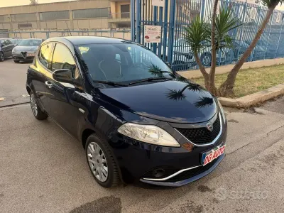 Usata Lancia Ypsilon 69 CV (50 kW) 2017 Blu Utilitaria