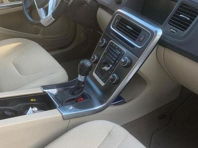 Usata Volvo V60 115 CV (84 kW) 2012 Nero Station wagon