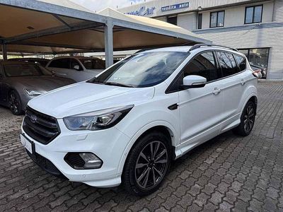Usata Ford Kuga ST-Line 120 CV (88 kW) 2019 Bianco / pastello SUV