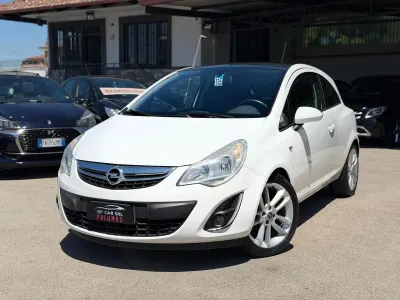 Usata Opel Corsa 95 CV (69 kW) 2012 Bianco Utilitaria