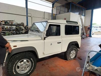 Käytetty Land Rover Defender 122 HP (89 kW) 2025 Katumaasturi
