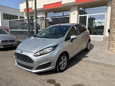 Usata Ford Fiesta Business Edition 75 CV (55 kW) 2015 Grigio Berlina