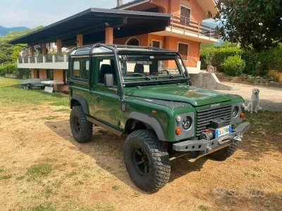 Usata Land Rover Defender 2001 Verde Station wagon