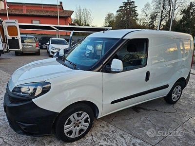 Usata Fiat Doblò 105 CV (77 kW) 2019 Bianco pastello Monovolume