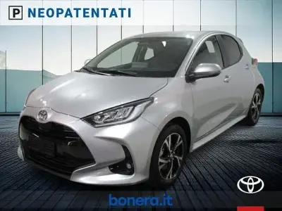 Usata Toyota Yaris Hybrid Trend 131 CV (96 kW) 2024 Black met Berlina