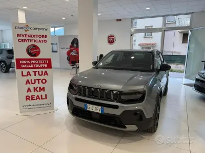 Begagnad Jeep Avenger Summit 101 HK (74 kW) 2026 Grå SUV