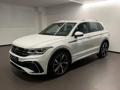 Usata VW Tiguan R-line 150 CV (110 kW) 2023 Bianco SUV