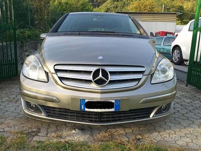 Usata Mercedes B180 109 CV (80 kW) 2007 Antracite pastello Monovolume