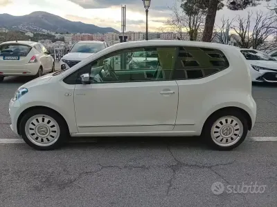 Usata VW up! 75 CV (55 kW) 2012 Bianco Utilitaria