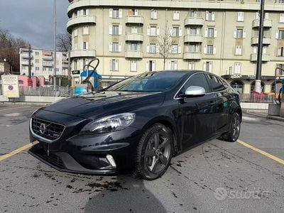 Usata Volvo V40 150 CV (110 kW) 2014 Nero Berlina