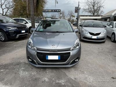 Usata Peugeot 208 83 CV (61 kW) 2019 Grigio Utilitaria
