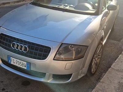 Usata Audi TT Roadster 225 CV (165 kW) 2001 Grigio Cabrio