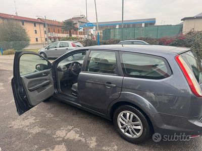 Usata Ford Focus 2010 Grigio Berlina