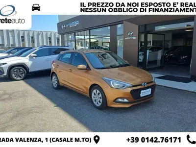 Usata Hyundai i20 Classic 75 CV (55 kW) 2016 Giallo Berlina