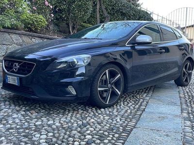 Usata Volvo V40 R-Design Kinetic 190 CV (139 kW) 2015 Nero Berlina