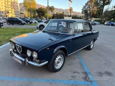 Usado Alfa Romeo 2000 133 CV (97 kW) 1970 Blanco Berlina