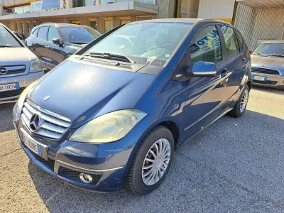 Usata Mercedes A180 Avantgarde 109 CV (80 kW) 2010 Blu/azzurro Monovolume