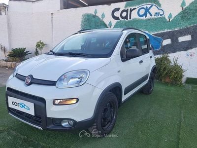 Usata Fiat Panda 4x4 S 95 CV (69 kW) 2018 Bianco Utilitaria