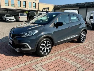 Usata Renault Captur Intens 90 CV (66 kW) 2017 Blue marine SUV