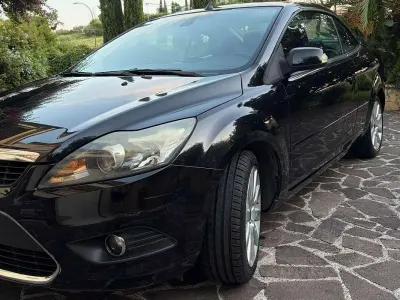 Usata Ford Focus Cabriolet Titanium 136 CV (100 kW) 2009 Nero Cabrio