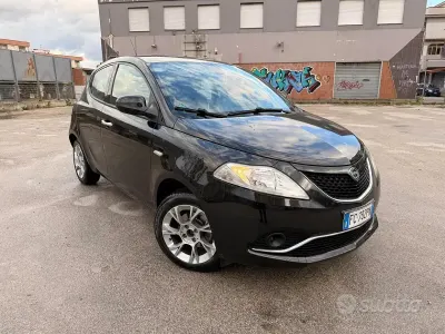 Usata Lancia Ypsilon S 95 CV (69 kW) 2016 Nero Utilitaria