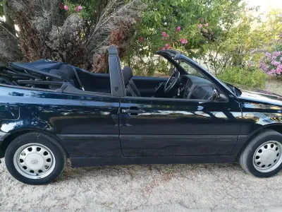 Usata VW Golf Cabriolet 75 CV (55 kW) 1997 Blu Cabrio