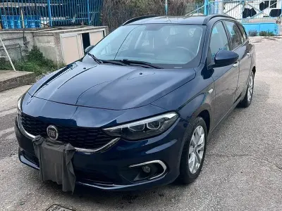 Usata Fiat Tipo 120 CV (88 kW) 2017 Bluazzurro Station wagon