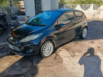 Usata Ford Fiesta Titanium 68 CV (50 kW) 2010 Nero Berlina