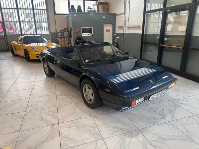 Usata Ferrari Mondial 240 CV (176 kW) 1985 Blu Cabrio
