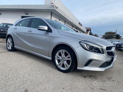 Usata Mercedes A180 109 CV (80 kW) 2018 Argento Berlina