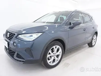 Käytetty Seat Arona FR 110 HP (80 kW) 2023 Harmaa Katumaasturi