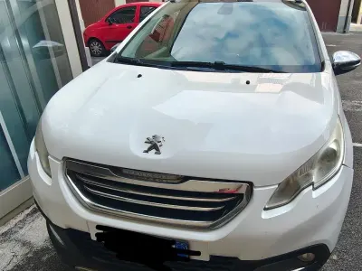 Usata Peugeot 2008 Allure 115 CV (84 kW) 2014 Bianco SUV