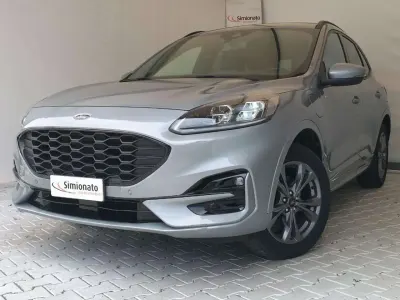 Usata Ford Kuga ST-Line X 152 CV (111 kW) 2023 Grigio scuro SUV