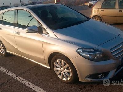 Usata Mercedes 180 122 CV (89 kW) 2012 Grigio Berlina