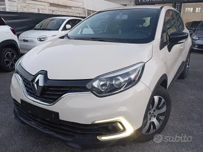 Usata Renault Captur Business 90 CV (66 kW) 2019 Beige SUV