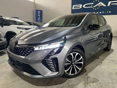 Usata Renault Clio V Play 90 CV (66 kW) 2025 Grigio Berlina