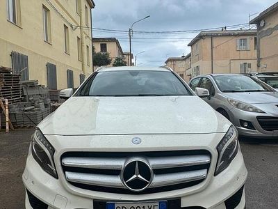 Gebraucht Mercedes GLA220 136 PS (100 kW) 2017 Weiß SUV