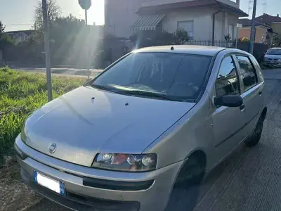 Usata Fiat Punto 60 CV (44 kW) 2002 Grigio Utilitaria