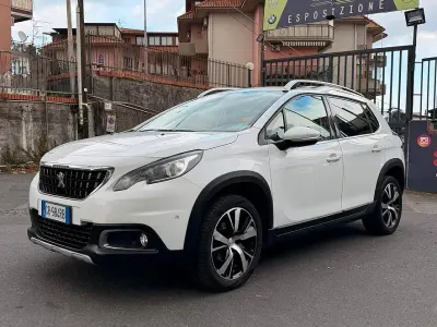 Usata Peugeot 2008 Allure 99 CV (72 kW) 2017 Bianco SUV