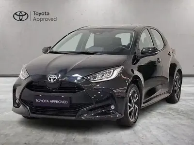 Usata Toyota Yaris Trend 91 CV (66 kW) 2022 Black met Utilitaria