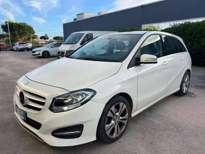 Usata Mercedes B180 109 CV (80 kW) 2015 Bianco Monovolume