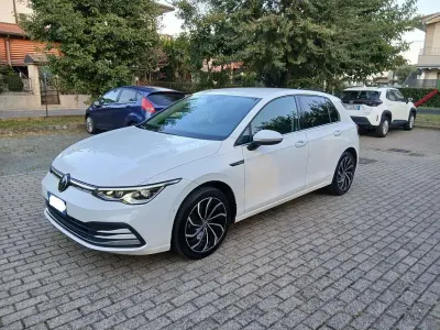 Usata VW Golf VIII Style 150 CV (110 kW) 2022 Bianco Berlina