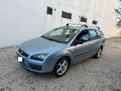 Begagnad Ford Focus S 90 HK (66 kW) 2007 Blå Kombi