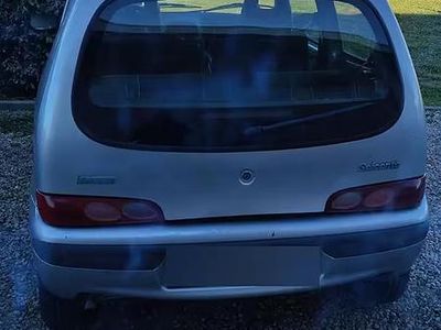 Usata Fiat 600 54 CV (39 kW) 2003 Grigio Berlina