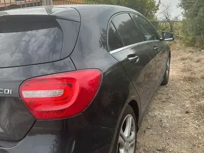 Usata Mercedes A180 109 CV (80 kW) 2015 Nero Berlina
