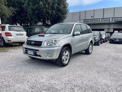 Usata Toyota RAV4 116 CV (85 kW) 2004 Argento SUV