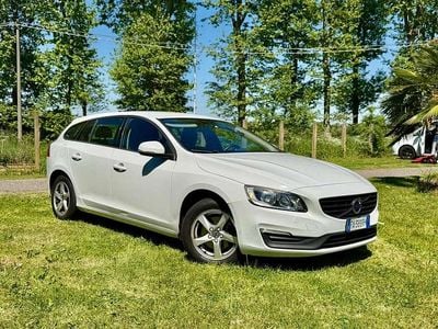 Usata Volvo V60 CC Kinetic 150 CV (110 kW) 2015 Station wagon
